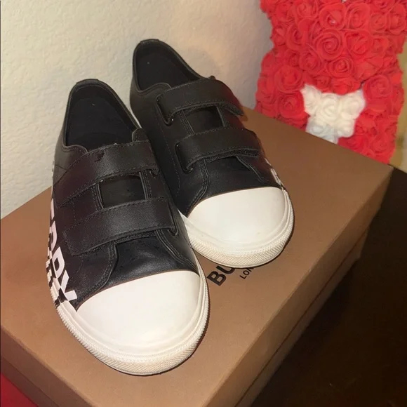 Burberry Kids 34 Unisex Mini Larkhall Low Top Sneaker Black and White. - Picture 10 of 11